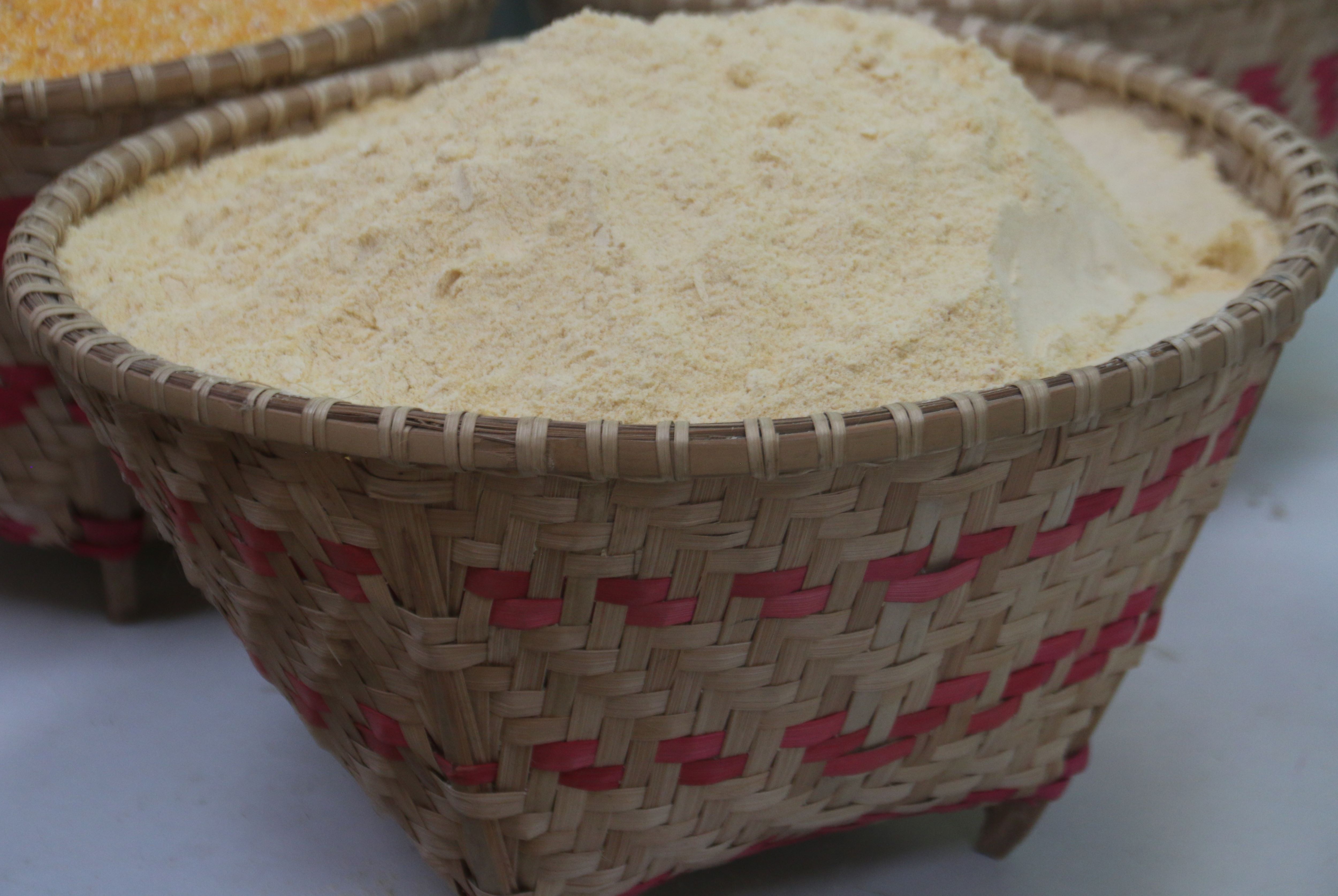 मकै पिठाे सेताे